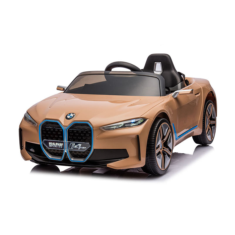 Gyerekek lovagolnak autón 12 V-os gyermek elektromos játékautó